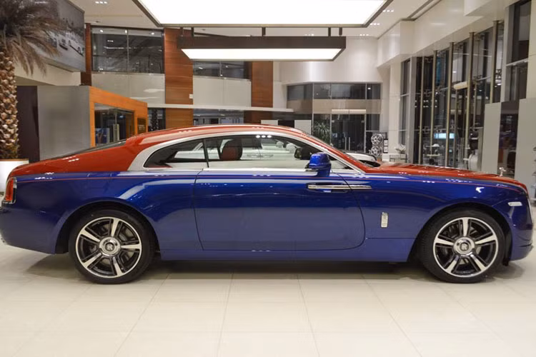 Ngoài sự thay đổi đặc biệt về màu sắc thì hầu như các thiết kế khác bên ngoài xe đều được giữ nguyên bản.