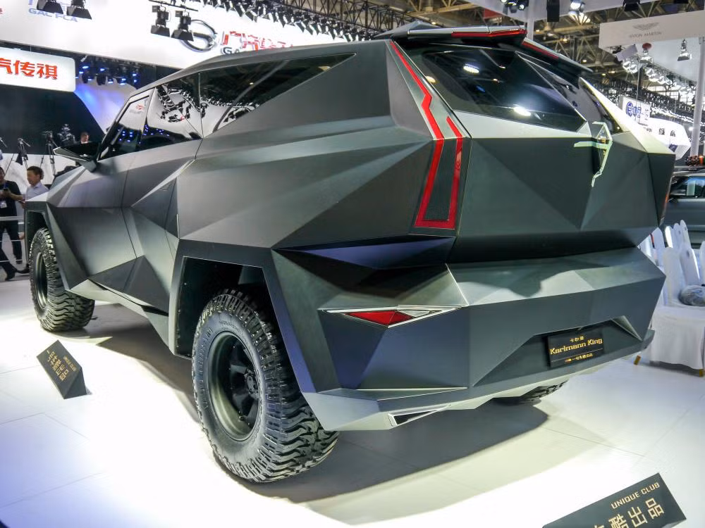 Khung gầm của mẫu xe này tương đương mẫu bán tải Ford F-150.