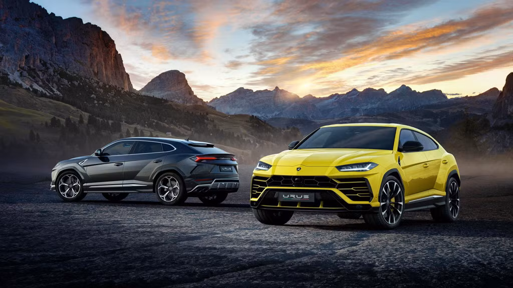 Lamborghini Urus có thiết kế cứng cáp, mang dáng vẻ thể thao mạnh mẽ thừa hưởng khá nhiều từ hai mẫu siêu xe Huracan và Aventador.