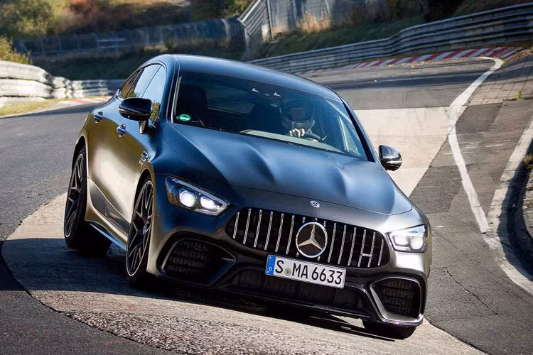 Mới đây mẫu xe Mercedes-AMG GT 63 S 4-Door 2019 mạnh nhất của dòng GT 4-Door đã hoàn thành 1 vòng đua phía Bắc đường đua “Địa ngục xanh” Nurburgring với thời gian 7:25:41 giây, với thành tích này khiến nó trở thành chiếc xe 4 cửa 4 chỗ nhanh nhất thế giới.
