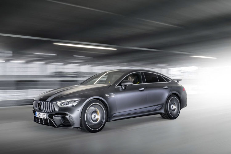 Hiện nay, Mercedes-AMG GT 4-Door 2019 được bán ra với các phiên bản gồm: GT 53 4MATIC+, GT 63 4MATIC+ và bản cao nhất GT 63 S 4MATIC+. Tại quê nhà Đức, giá xe Mercedes-AMG GT 4-Door 2019 từ 95.259 Euro (tương đương 2,57 tỷ đồng) đến 167.016 EUR (khoảng 4,4 tỷ đồng) cho phiên bản Mercedes-AMG GT 63 S Edition 1.