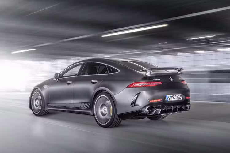 Với lốp chất lượng tốt, độ bám đường của xe sẽ đạt tối đa, từ đó hạn chế hiện tượng trượt bánh khi tăng tốc và thời gian vượt qua các góc cua thấp nhất có thể.