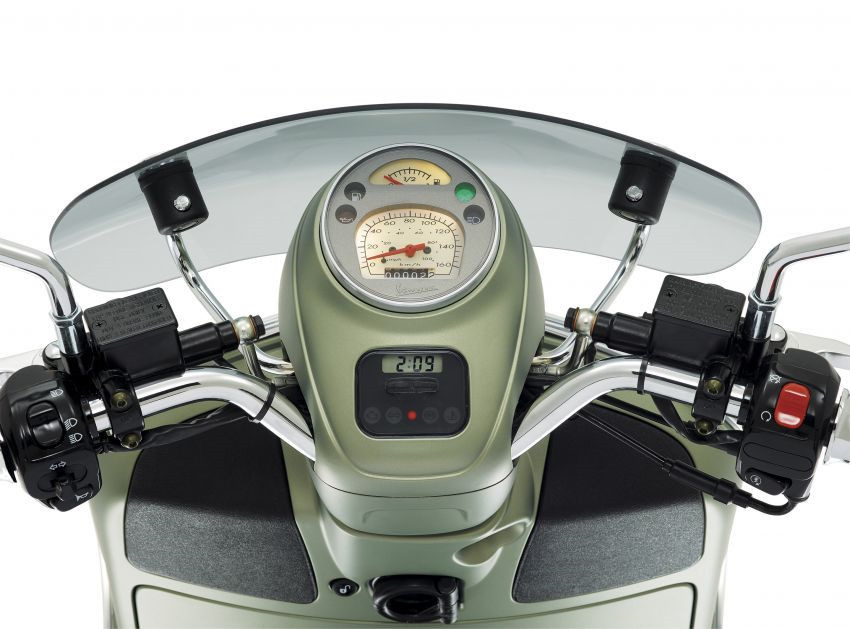Sei Giorni được thiết kế giống như những chiếc xe tay ga Vespa thập niên 50, với đèn pha gắn trên chắn bùn phía trước và một tấm chắn gió nhỏ gắn trên tay lái.