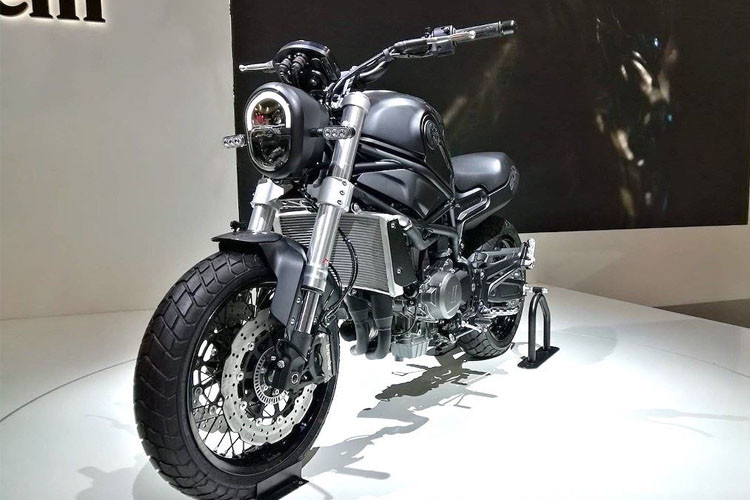 Theo đó, ở phiên bản ý tưởng Benelli Leoncino 800 mới vẫn chưa thực sự được hoàn thiện nhưng vẫn khá thu hút bởi thiết kế mạnh mẽ, cá tính.