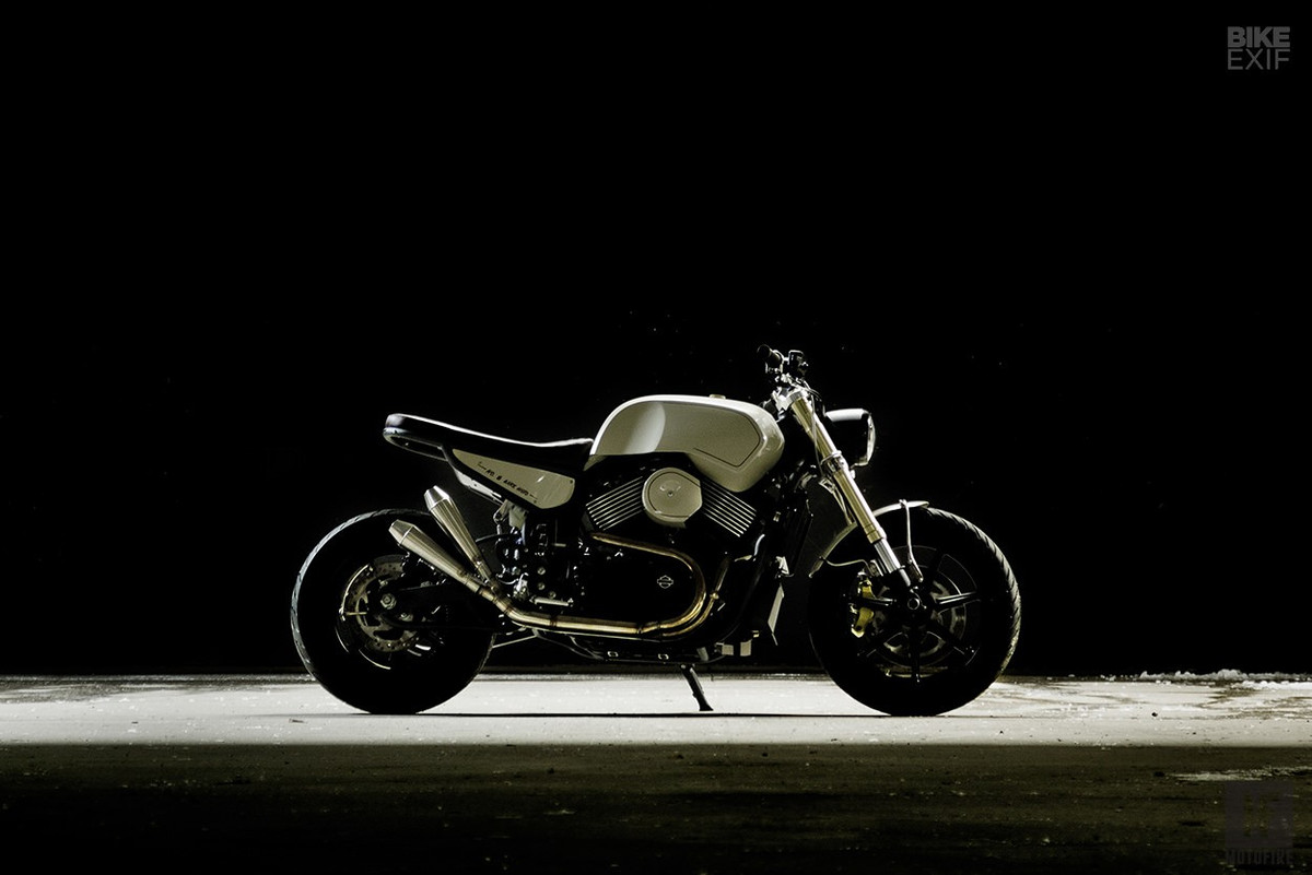 Được biết, để hoàn thành thành công bản độ này, các thợ độ chỉ sử dụng các dụng cụ cơ bản như búa, dùi khoan, máy vuốt và tạo hình kim loại...