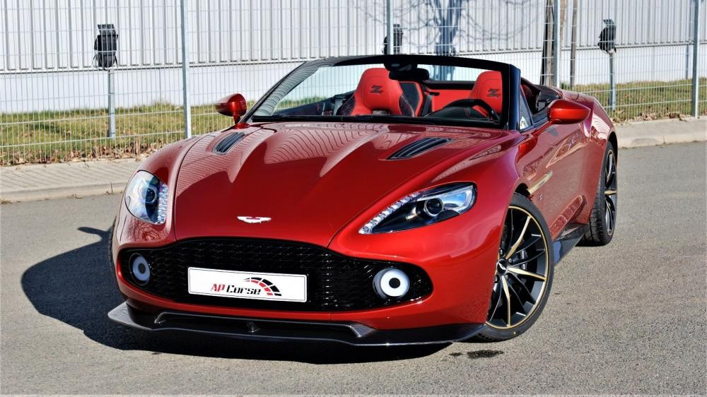 Mới đây, 1 chiếc siêu xe Aston Martin Vanquish Zagato Volante màu đỏ tuyệt đẹp trong số 99 chiếc Aston Martin Vanquish Zagato Volante vừa sản xuất cách đây 19 đã được rao bán với số tiền khủng lên đến 1,48 triệu USD (khoảng hơn 33 tỷ đồng) cao hơn khoảng 20,8 tỷ đồng so với giá bán niêm yết.