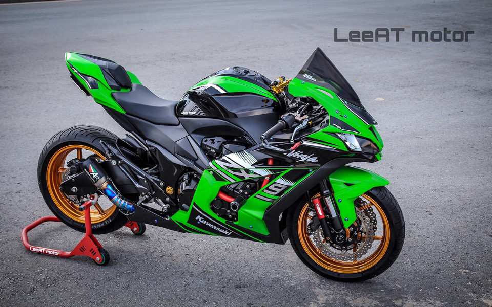 Bản độ mang tên superbike Kawasaki ZX-10R được thực hiện dựa trên nền tảng chiếc xe naked-bike Kawasaki Z800 cũ với chi phí chỉ khoảng 30 triệu đồng tại TP HCM khiến nhiều người ngạc nhiên.