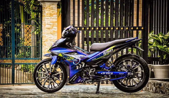 Toàn cảnh chiếc xe máy Yamaha Exiter 150 độ của dân chơi Việt.