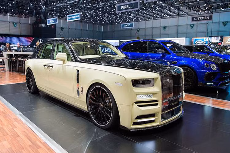 Lấy cảm hứng từ trái Phật thủ Bushukan đại diện cho niềm hạnh phúc, sự hài lòng và cuộc sống bền lâu, hãng Mansory đã độ lại chiếc siêu xe sang Rolls-Royce Phantom VIII thành siêu phẩm độc nhất vô nhị trên thế giới. Bản độ này có tên Rolls-Royce Phantom Bushukan Edition.