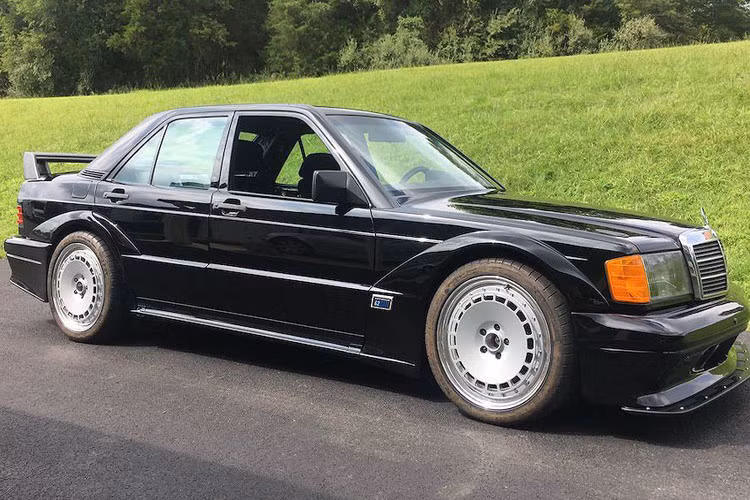 Bản độ có tên là "Frankenstein" với ngoại hình rất hoàn hảo và khó có thể biết được rằng nó là từ hai chiếc xe gộp lại.