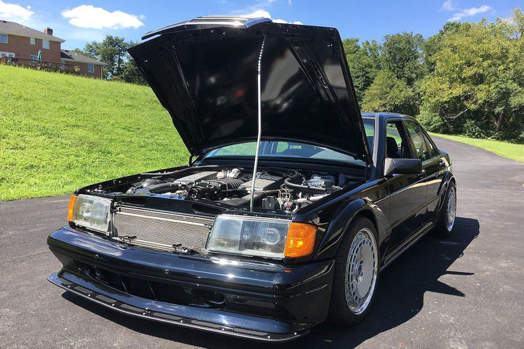 Động cơ V8 6.2l siêu nạp kèm hộp số tự động AMG SPEEDSHIFT MCT và hệ dẫn động cầu sau nguyên bản của chiếc xe sang Mercedes-Benz C63 AMG vẫn được Piper Motorsport giữ nguyên, cho công suất 480 mã lực và mô-men xoắn 600Nm.