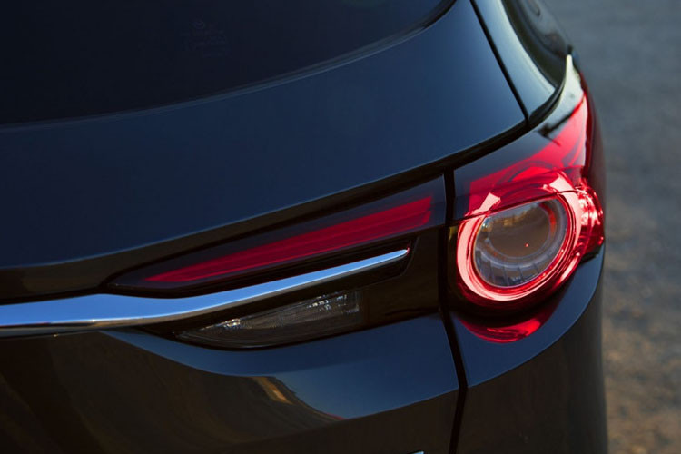 Về việc nâng cấp hệ thống G-Vectoring Control Plus, hệ thống này mang đến sự ổn định hơn cho những người trong xe với hệ thống phanh áp lực nhẹ giúp các bánh xe đi đúng góc khi vào cua.