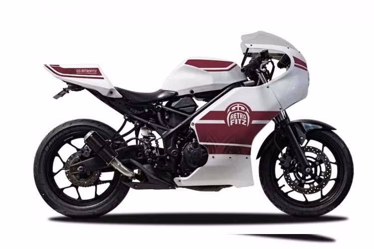 Những fan hâm mộ của dòng Yamaha YZF-R25 ắt hẳn khó cầm lòng được trước vẻ đẹp của Yamaha YZF-R25 bản độ rực rỡ sắc cầu vồng này.