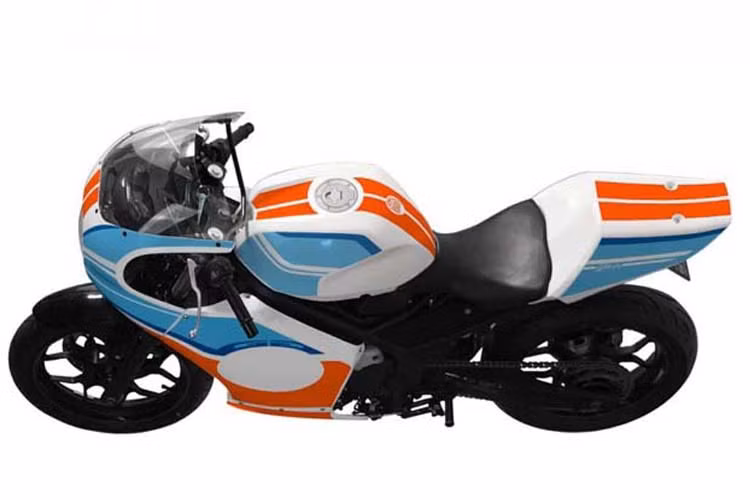 Có khá nhiều tùy chọn màu sắc bộ vỏ cho khách hàng lựa chọn. Trong ảnh là một bộ màu cam xanh rực rỡ trên bộ vỏ Cafe Racer của chiếc xe.
