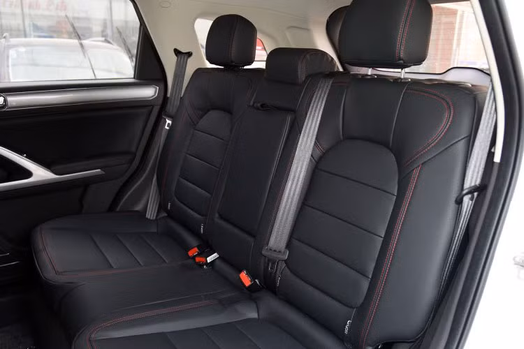 Không gian xe với 5 chỗ ngồi tiêu chuẩn và 7 chỗ tùy chọn.