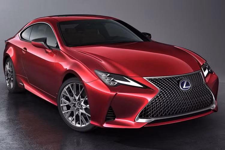 Sau hơn một tháng công bố hình ảnh, mẫu xe sang Lexus RC 2019 đã chính thức ra mắt công chúng tại triển lãm Paris Motor Show 2018 đang diễn ra. Ở phiên bản nâng cấp này xe nhận nhiều thay đổi lớn về cả ngoại thất lẫ động cơ máy.