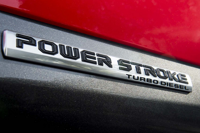 Logo khá nổi bật trên nền ngoại thất.