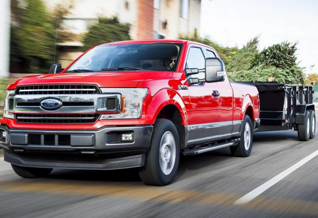 Cũng theo tiết lộ từ hãng, Ford F-150 2018 máy dầu sẽ có mặt tại các đại lý của Ford tại Mỹ vào tháng tới với các phiên bản như XL và XLT. Xe có trọng tải 916 kg (2.020 pound) và sức kéo khủng lên đến 5,1 tấn (11.400 pound).
