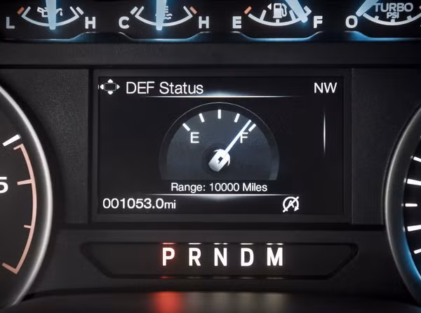 Cụm đồng hồ điều khiển của xe.