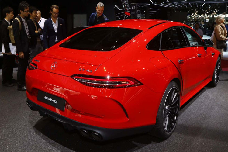 Mercedes-AMG GT 43 4MATIC+ trang bị động cơ xăng 6 xy-lanh thẳng hàng (I6) dung tích 3.0L sử dụng tăng áp, kết hợp sử dụng máy nén khí và sự trợ lực EQ Boost (nhằm loại bỏ độ trễ turbo - turbolag) cung cấp thêm 22 mã lực (16 kW) và 250 Nm trong một thời gian ngắn. Xe có công suất tối đa 367 mã lực (5.500v/p) + mô-men xoắn cực đại lên đến 500Nm (từ 1.800v/p).