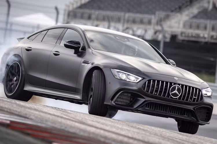 Bên cạnh 3 biến thể cũ là AMG GT 53, AMG GT 63 và AMG GT 63S, ở phiên bản 2019, Mercedes-Benz bổ sung thêm biến thể AMG GT 43 4MATIC+ cho dòng siêu sedan này.