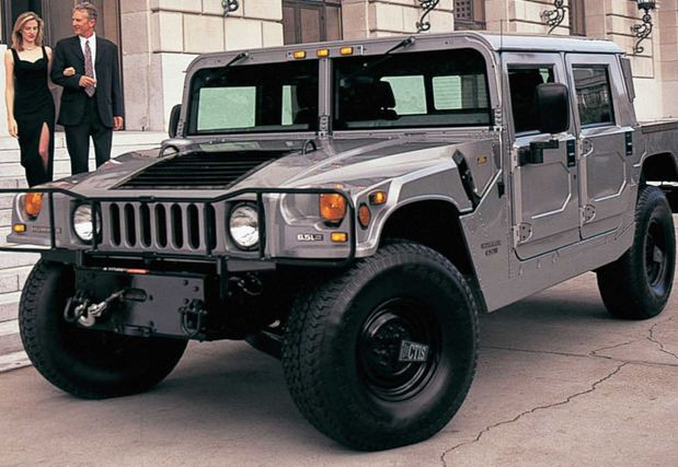 Cùng xem một chiếc Hummer H1 pickup 1992 - xe nguyên bản được độ mới với nhiều phần ngoại thất được nâng cấp tạo ra chiếc xe hoàn toàn khác biệt.