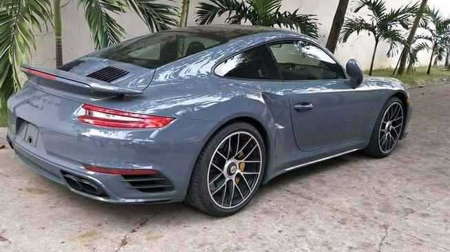 Được biết, mẫu xe thể thao này được trang bị động cơ Boxer 6 xy-lanh, tăng áp kép, dung tích 3,8 lít, sản sinh công suất tối đa 580 mã lực và mô-men xoắn cực đại 553 Nm. Kết hợp hộp số tự động 7 cấp ly hợp kép PDK, động cơ giúp chiếc xe này đạt vận tốc tối đa 330 km/h. Khoảng sáng gầm xe có thể nâng thêm 40 mm cũng là một điểm cộng cho mẫu xe này.