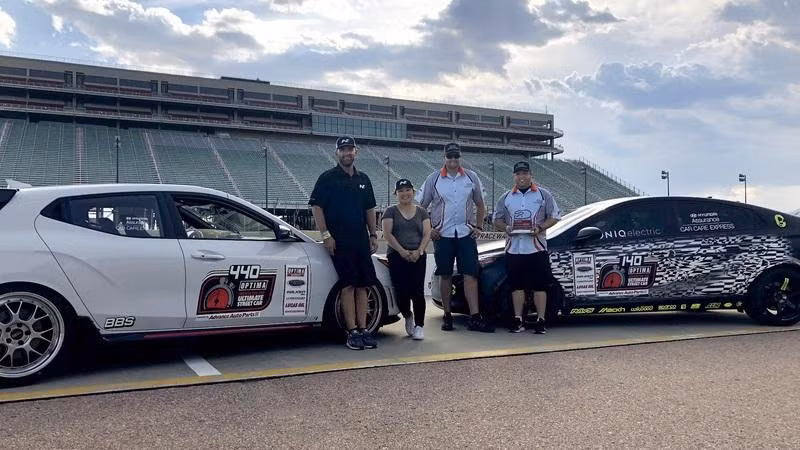 Được biết, 2 chiếc xe này sẽ còn tham gia vào cuộc thi xe độ 2018 Search for the Ultimate Street Car do hãng ắc quy Optima Batteries tổ chức.