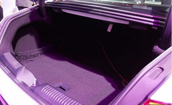 Khoang hành lý rộng thoáng.