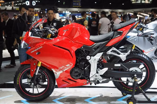 Mẫu xe môtô GPX Demon 150 GR có kiểu dáng thể thao đẹp với giá chỉ 44 triệu đồng của hãng xe Thái Lan vừa ra mắt đầu tháng 12/2017.