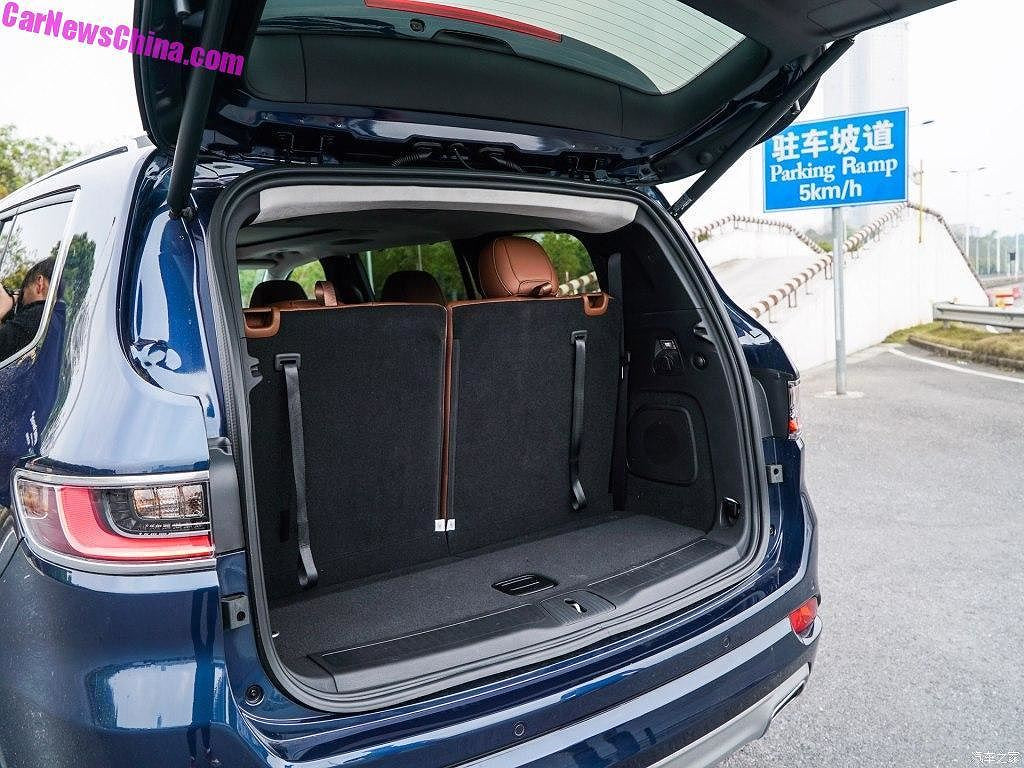 Khoang hành lý nhỏ gọn.