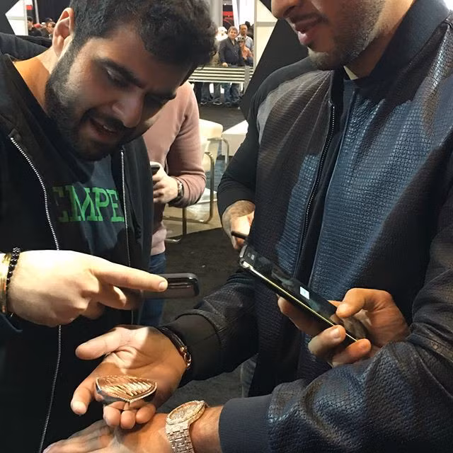 Chiếc chìa khóa siêu xe đắt đỏ thu hút sự quan tâm đặc biệt của công chúng yêu xe tại triển lãm ôtô NewYork.