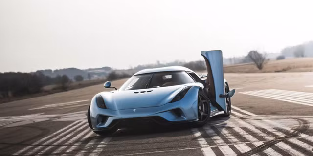Siêu xe Koenigsegg Regera đắt đỏ giá tối thiểu đến 2 triệu USD/chiếc thì việc được trang bị chiếc chìa khóa tiền tỷ như vậy cũng được cho là xứng tầm.