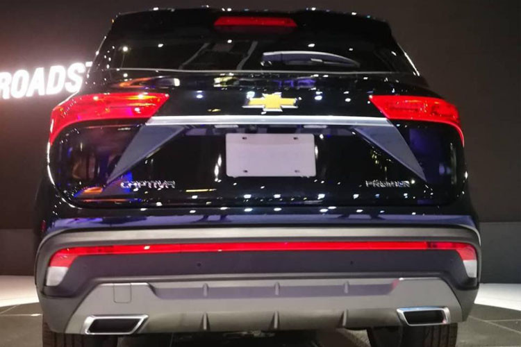 Chevrolet Captiva 2019 cũng bê nguyên thiết kế đuôi xe của Baojun 530.