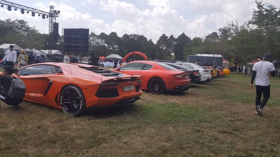  Siêu xe Lamborghini Aventador LP700-4 màu cam tuyệt đẹp.