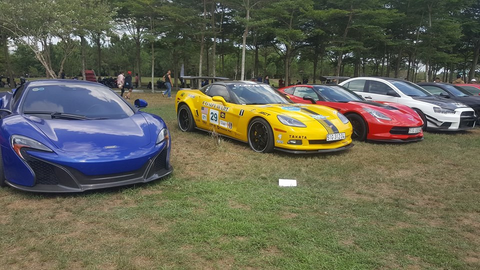 Cặp đôi Chevrolet Corvette C6 và C7 Z06 hàng hiếm cũng có mặt.