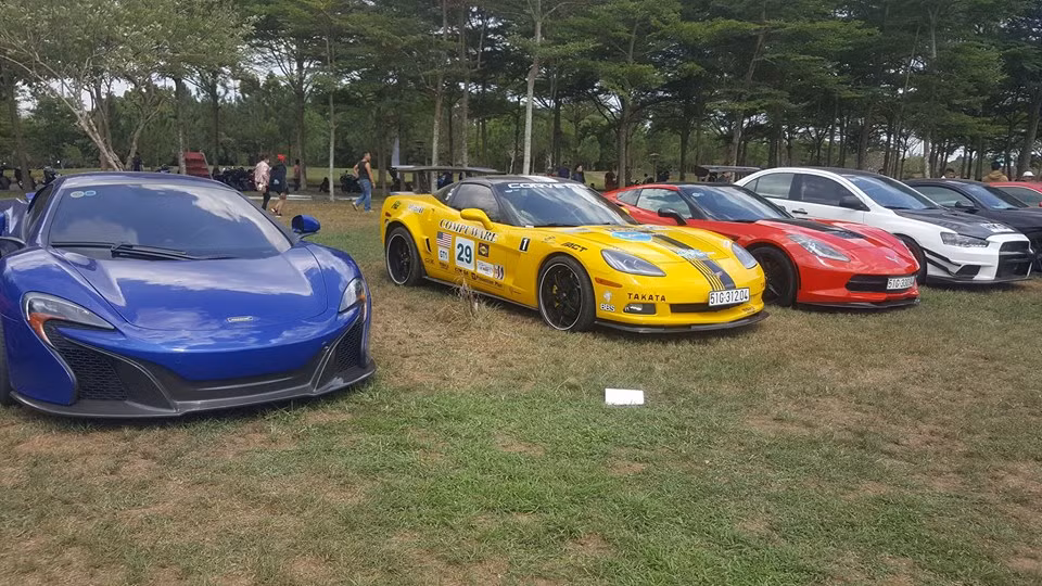 Cặp đôi Chevrolet Corvette C6 và C7 Z06 hàng hiếm cũng có mặt.
