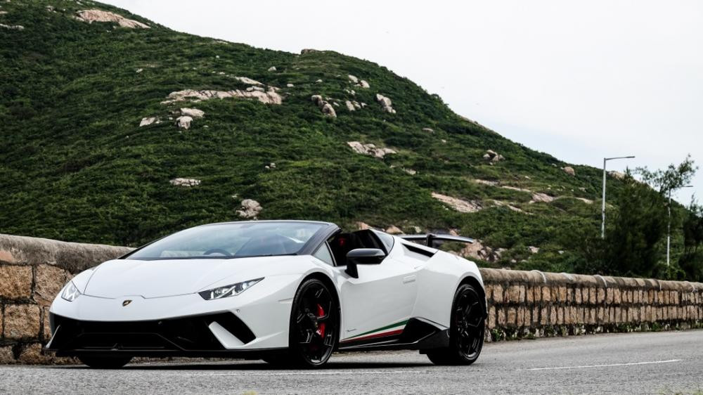Được biết, mức giá Huracan Performante Spider tại thị trường Hồng Kông này còn đắt gấp đôi tại thị trường Mỹ.