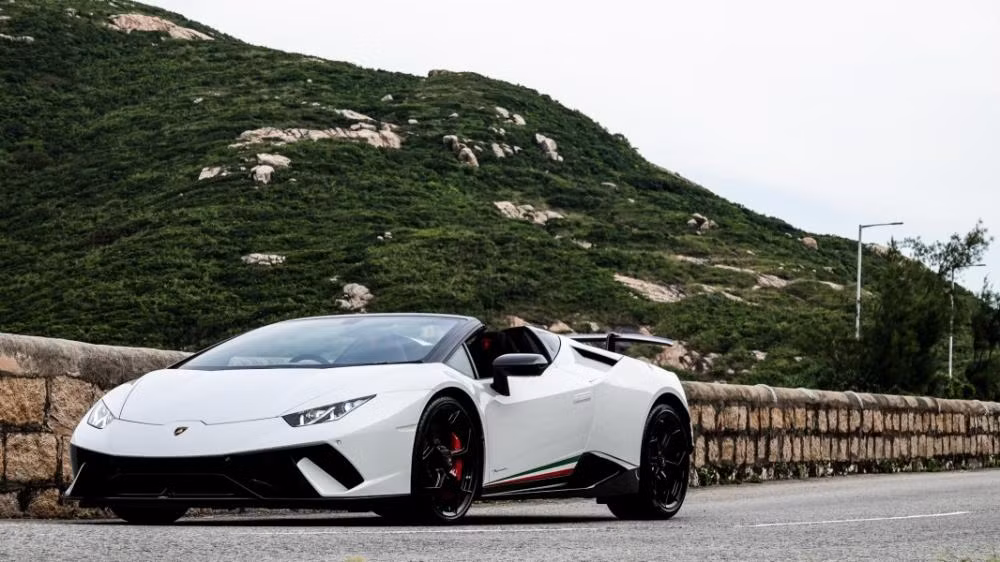 Được biết, mức giá Huracan Performante Spider tại thị trường Hồng Kông này còn đắt gấp đôi tại thị trường Mỹ.