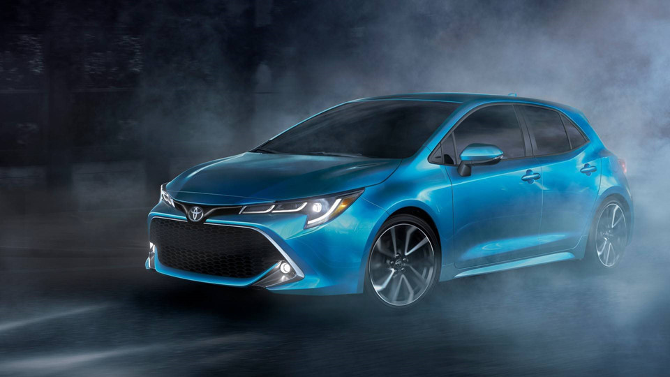 Mẫu Toyota Corolla hatchback được cho ra mắt tại Geneva Motor Show hồi đầu năm. Dựa trên nền tảng thiết kế toàn cầu thế hệ mới TNGA của Toyota, Corolla 2020 sẽ có thêm cấu hình Touring Sports, được xây dựng dựa trên biến thể hatchback với thiết kế thể thao hơn. Toyota Corolla Touring Sport trang bị động cơ xăng tăng áp 1.2L và 2 tùy chọn.