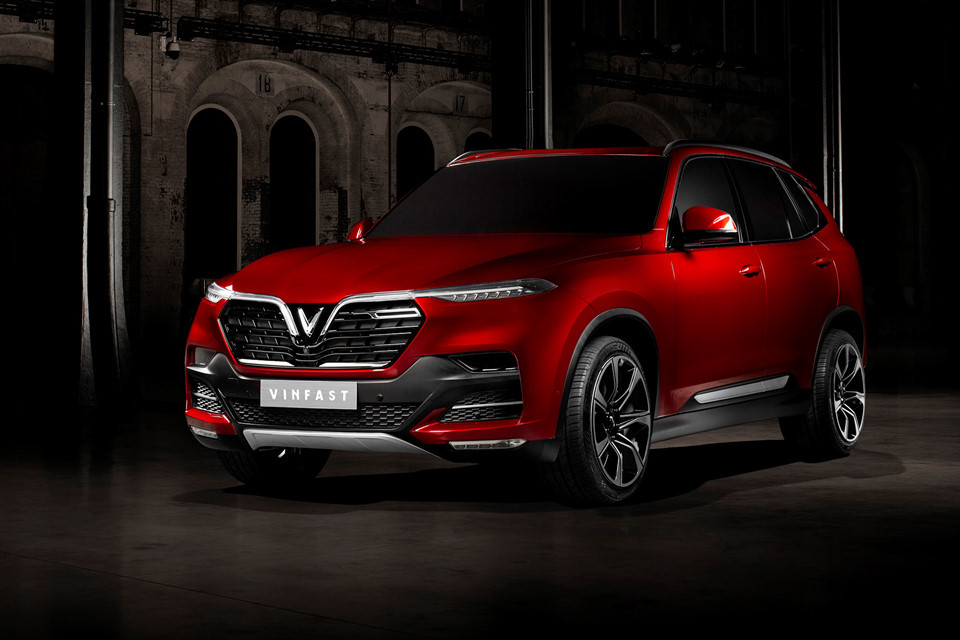 Đáng mong đợi và tự hào nhất năm nay cho tín đồ xế hộp Việt Nam đó là mẫu xe ôtô của Vinfast. Thương hiệu ôtô Việt Nam - Vinfast sẽ mang đến Paris Motor Show 2 mẫu SUV và sedan. Mẫu xe này cũng thu hút sự quan tâm của các tín đồ xế hộp nước ngoài khi liên tục được các trang báo Quốc tế nhắc đến trong những ngày qua.