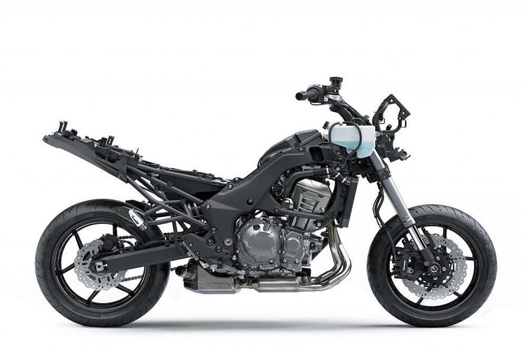 Hãng xe máy Kawasaki vẫn trang bị cho Versys 1000 phuộc trước dạng USD với đường kính ti trong 43mm và phuộc sau monoshock của Showa. Versys 1000 tiếp tục sử dụng cặp mâm 3 cánh chữ Y của thế hệ cũ và người anh em naked-bike.