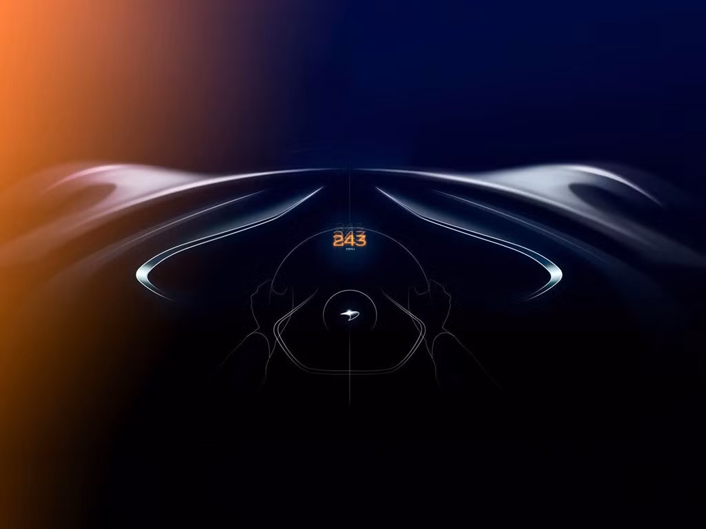 Mặc dù thông tin về công suất của Speedtail đang được giữ kín nhưng được biết siêu xe này sẽ được trang bị động cơ đốt trong cùng với ít nhất một động cơ điện đi kèm. Động cơ đốt trong được cho là phiên bản điều chỉnh của động cơ tăng áp kép V8 4.0 lit trên 720S.