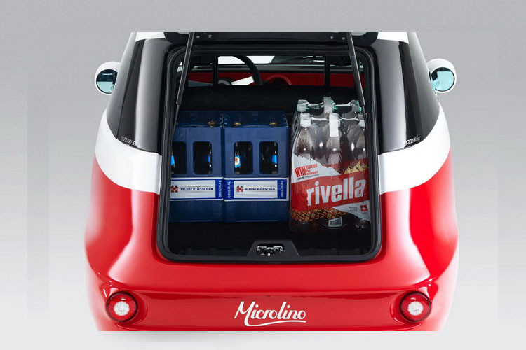 Diện tích khoang hành lý đủ để chứa khá nhiều đồ.