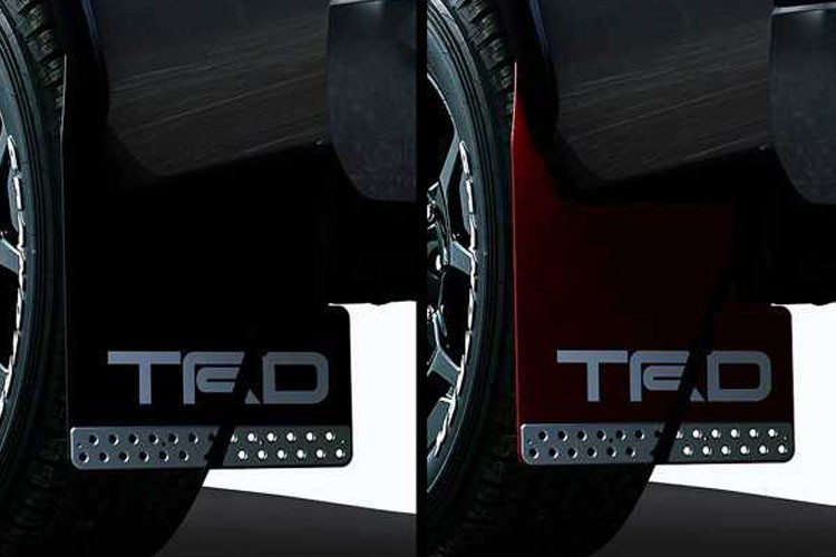 TRD còn thiết kế cho Hilux 2019 bộ chắn bùn mới gắn ở cuối mỗi hốc bánh lạ mắt theo phong cách xe đua Rally.