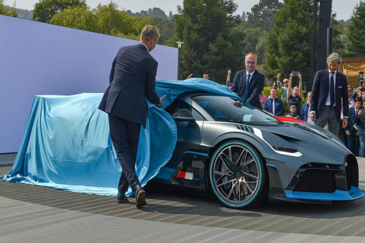 So với Chiron, Bugatti Divo nhẹ hơn 35 kg nhờ bộ vành giảm trọng lượng và nắp bộ giải nhiệt khí nạp bằng sợi carbon mới siêu hiện đại.