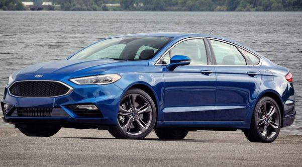 Ford Fusion Sport sử dụng động cơ EcoBoost V6 2.7L, công suất 325 mã lực, dẫn động 4 bánh, cho khả năng tăng tốc 0-96 km/h trong khoảng 5,0 giây. Xe còn trang bị hệ thống triệt tiêu dao động. Xe được chào bán với giá 33.845 USD.