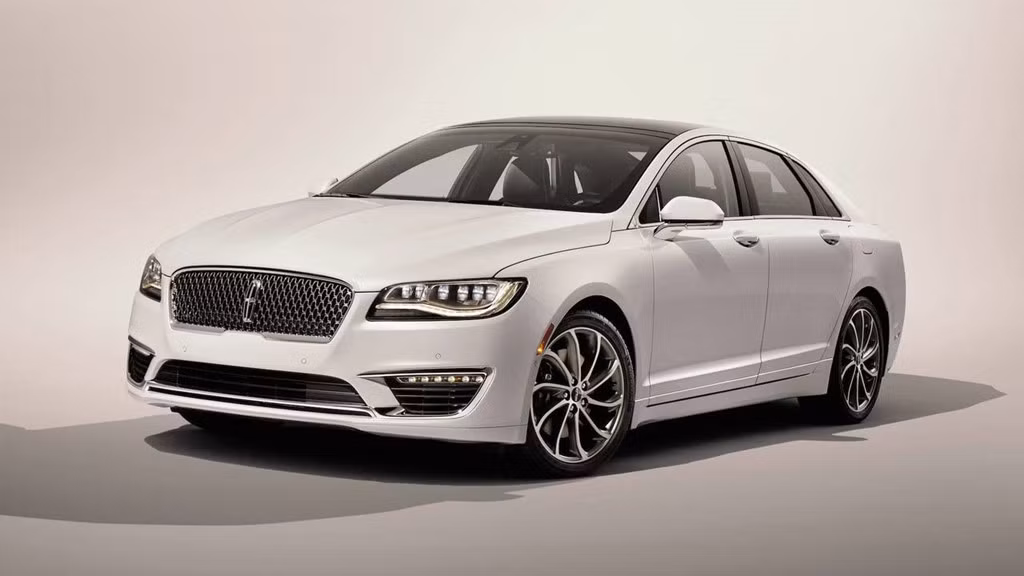 Lincoln MKZ 3.0T cũng nằm trong danh sách những mẫu xe sedan giá rẻ nhưng mạnh mẽ khi được tgrang bị động cơ Biturbo V6 3.0L, cho công suất 400 mã lực và mô-men xoắn cực đại 400 Nm, cho chiếc sedan nước Mỹ tăng tốc 0-96 km/h chỉ trong 5,2 giây.