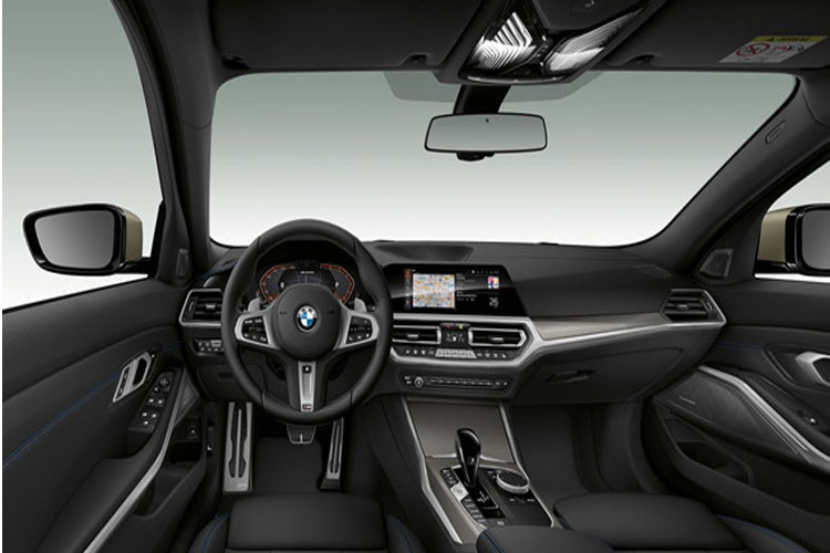 Nội thất xe cũng được cải tiến với nhiều trang bị mới, hiện đại hơn.