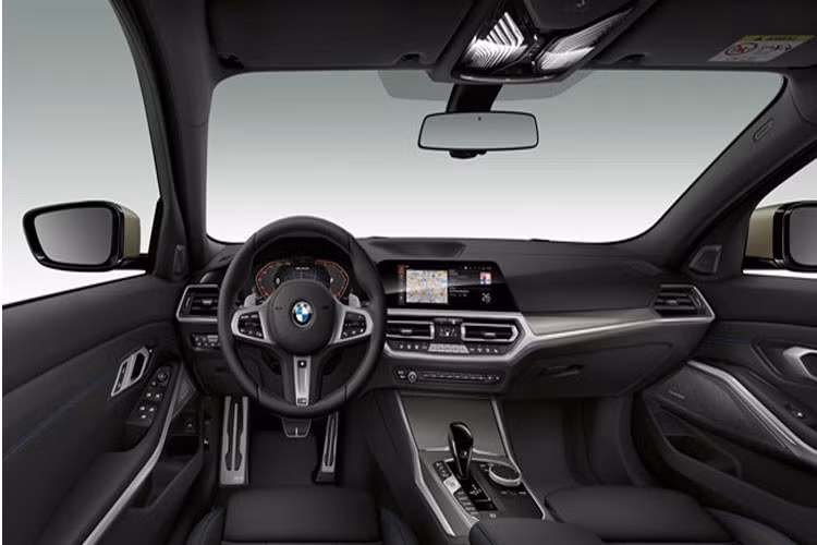 Nội thất xe cũng được cải tiến với nhiều trang bị mới, hiện đại hơn.